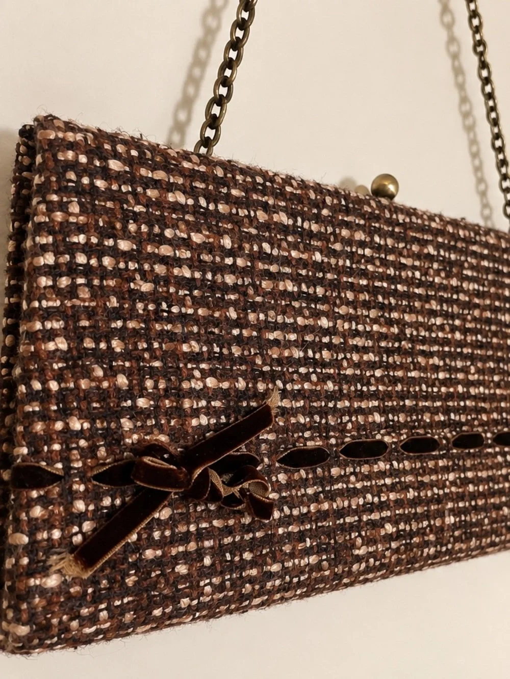 Vintage Brown Tweed Shoulder Bag – Chain Strap & Velvet Bow